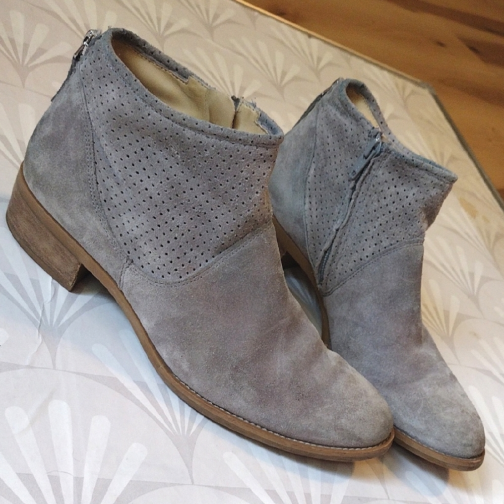 Paul Green Gray Suede Ankle Boot